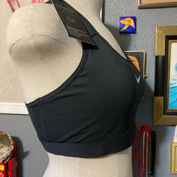 New: Nike Swoosh Sports Bra - Picture 2 of 5